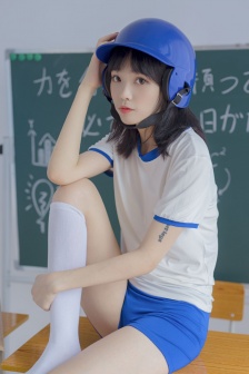 老头猛挺进小雯的体内视频